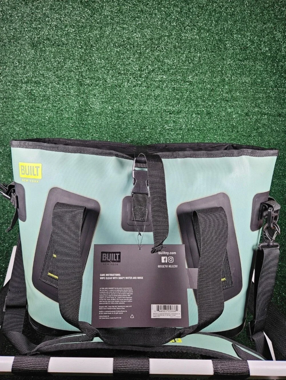 NWT BUILT New York Welded Cooler Bag Large Arctic Ice / Holds 32 Cans Plus Ice